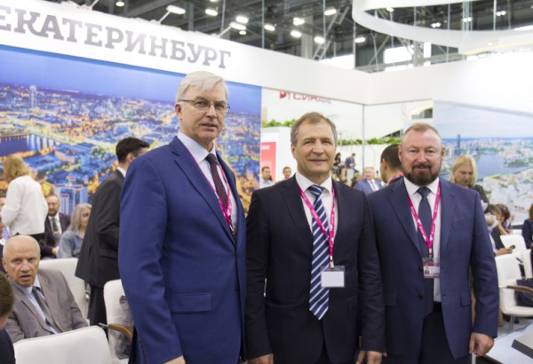 Депутаты посетили выставку «Иннопром-2019»