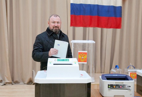 Депутаты приняли участие в выборах Президента России 